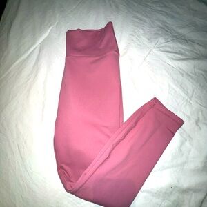 Power hold by fabletics- super comfy material